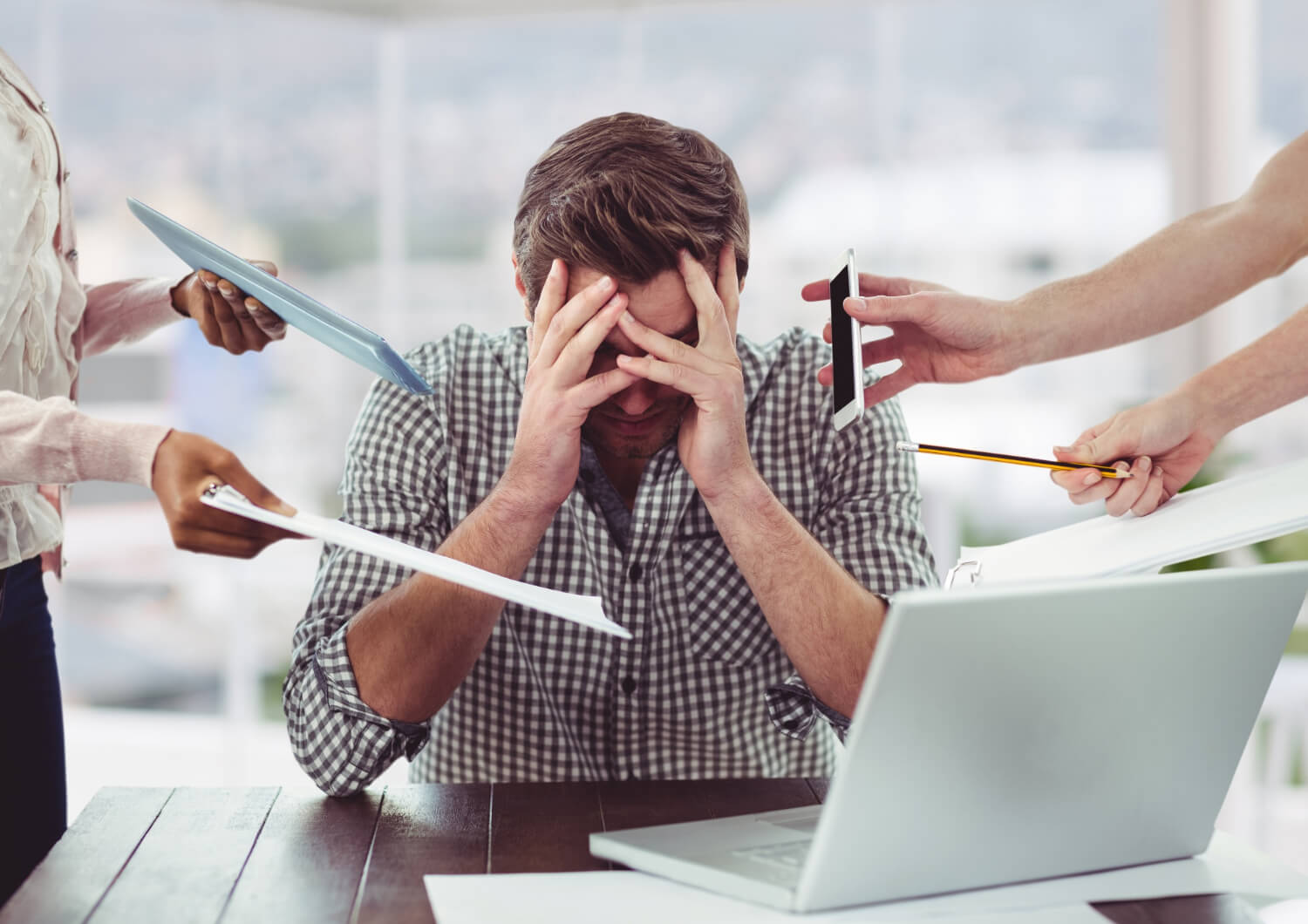 ¿Sabes cómo Manejar el Estrés Laboral? Consejos Prácticos para Proteger tu Salud